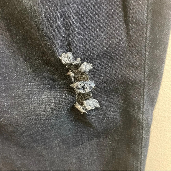 CABI Sz 32 Mid Rise Skinny Mid Wash Lightly Distressed Jeans - Picture 2 of 12